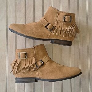 Minnetonka Rancho Fringe Suede Ankle Boots